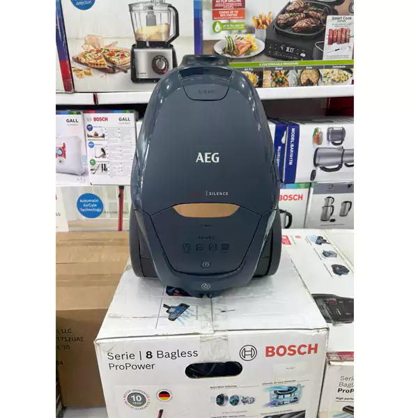 جارو برقی 2200 وات آ ا گ مدل VX82-1-5DB